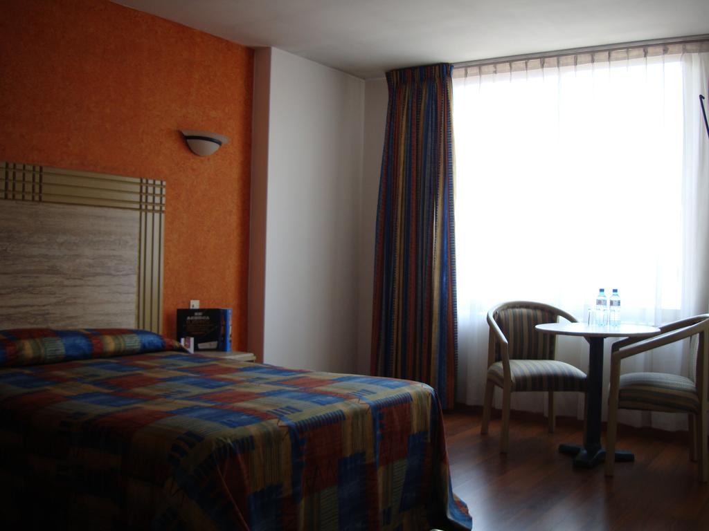 Hotel Cervantes Guadalajara Bilik gambar